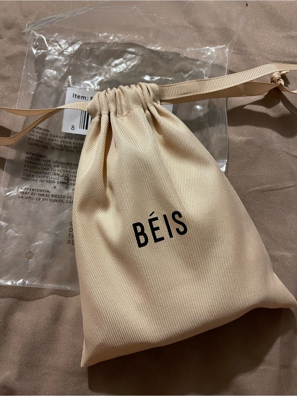 BÉIS Micro Weekender Charm - Picture 6 of 6
